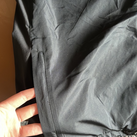 Brooks XL Mens windbreaker. Reflective. Shelter Technology. - Picture 3 of 5